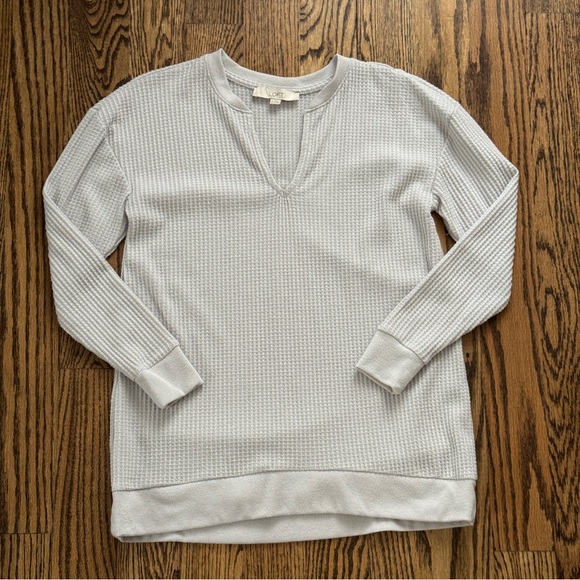 LOFT Women's Cream V-Neck Sweater - Picture 4 of 6